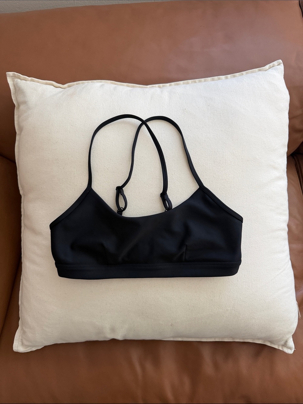 ALO Yoga Airlift Intrigue Bra Black size M